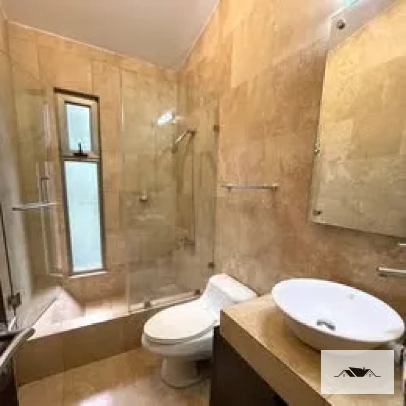 EN VENTA Preciosa y Amplia Casa Colonia El PRADO ZONA 10 — Casa en Venta en El Prado, Zona 10, Guatemala, Ciudad — foto 1 de 10