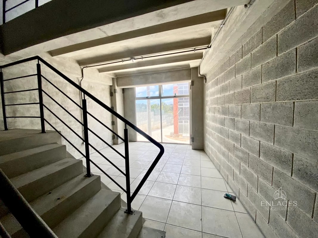 Zona 4 de Mixco • Ofibodega en Renta • Condominio Zona de Negocios San Nicolás - 13