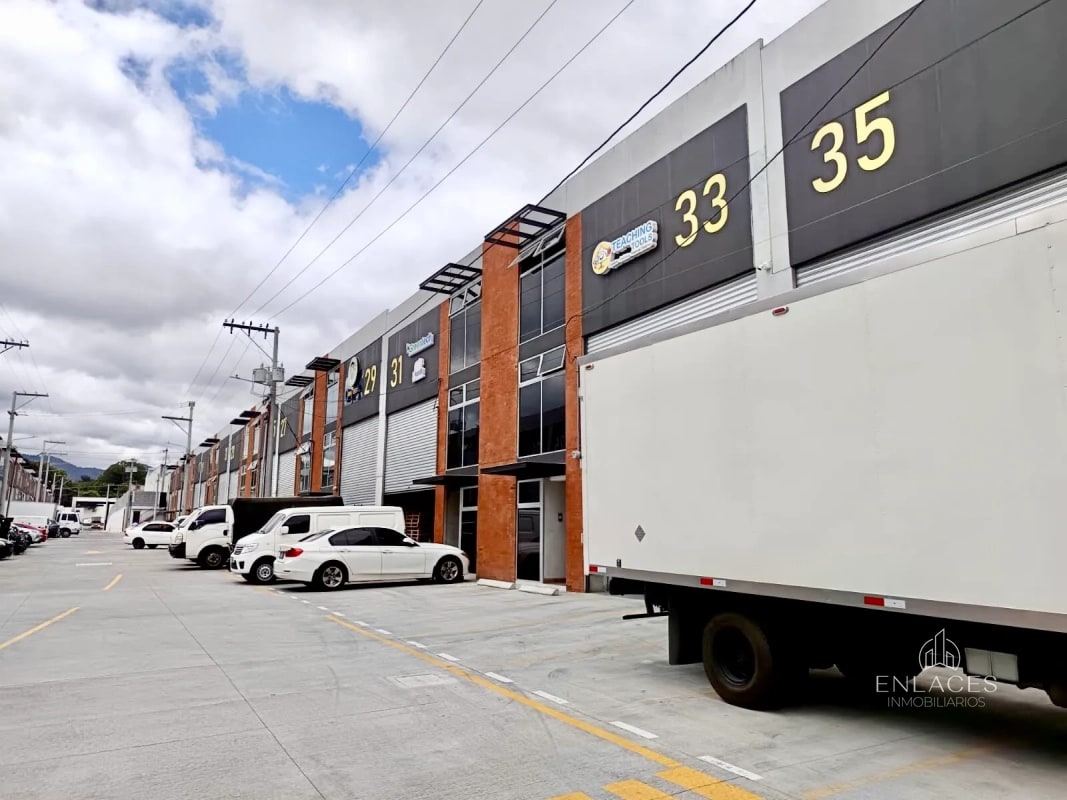 Zona 4 de Mixco • Ofibodega en Renta • Condominio Zona de Negocios San Nicolás - 7