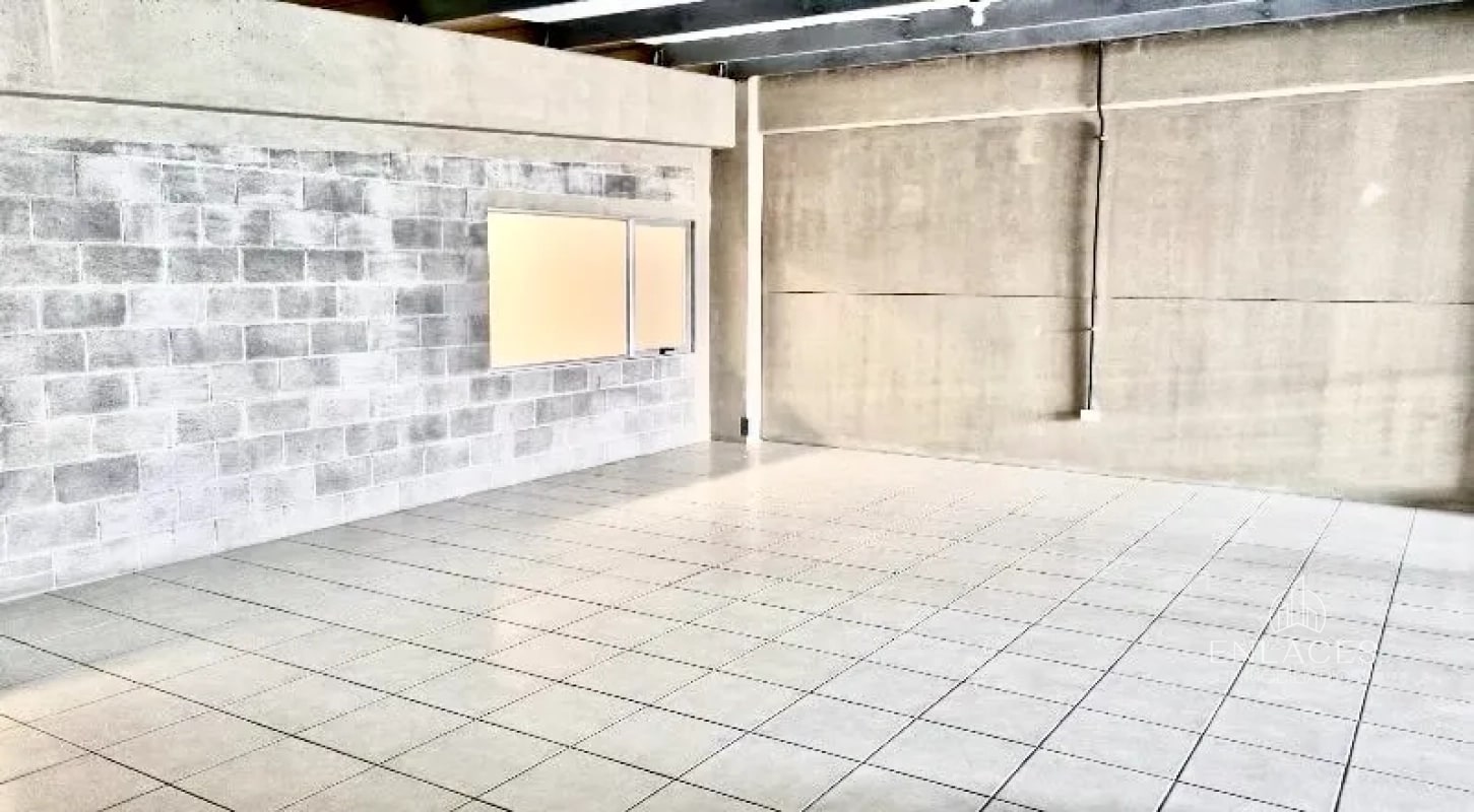 Zona 4 de Mixco • Ofibodega en Renta • Condominio Zona de Negocios San Nicolás - 4