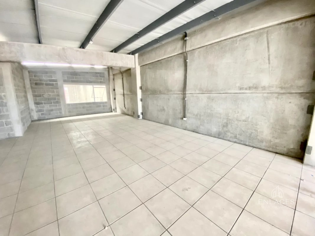 Zona 4 de Mixco • Ofibodega en Renta • Condominio Zona de Negocios San Nicolás - 3