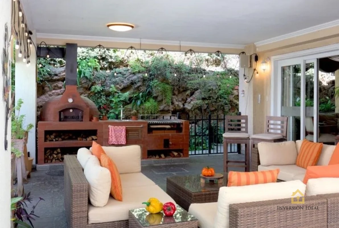 Vendo casa exclusiva en Condominio El Jardín de la Fuente Zona 14 - 8