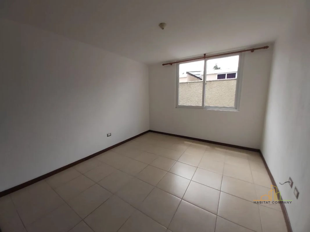 Casa en Renta Km 16 CES, Calle de Olmeca, Condominio Santa Mónica, Fraijanes, (3 Dorm) - 3