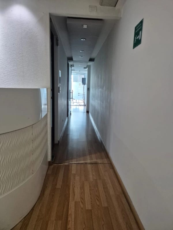 Oficina en renta Edificio Platina zona 10 — Oficina en Alquiler en Zona 10, Guatemala, Ciudad — foto 15 de 17
