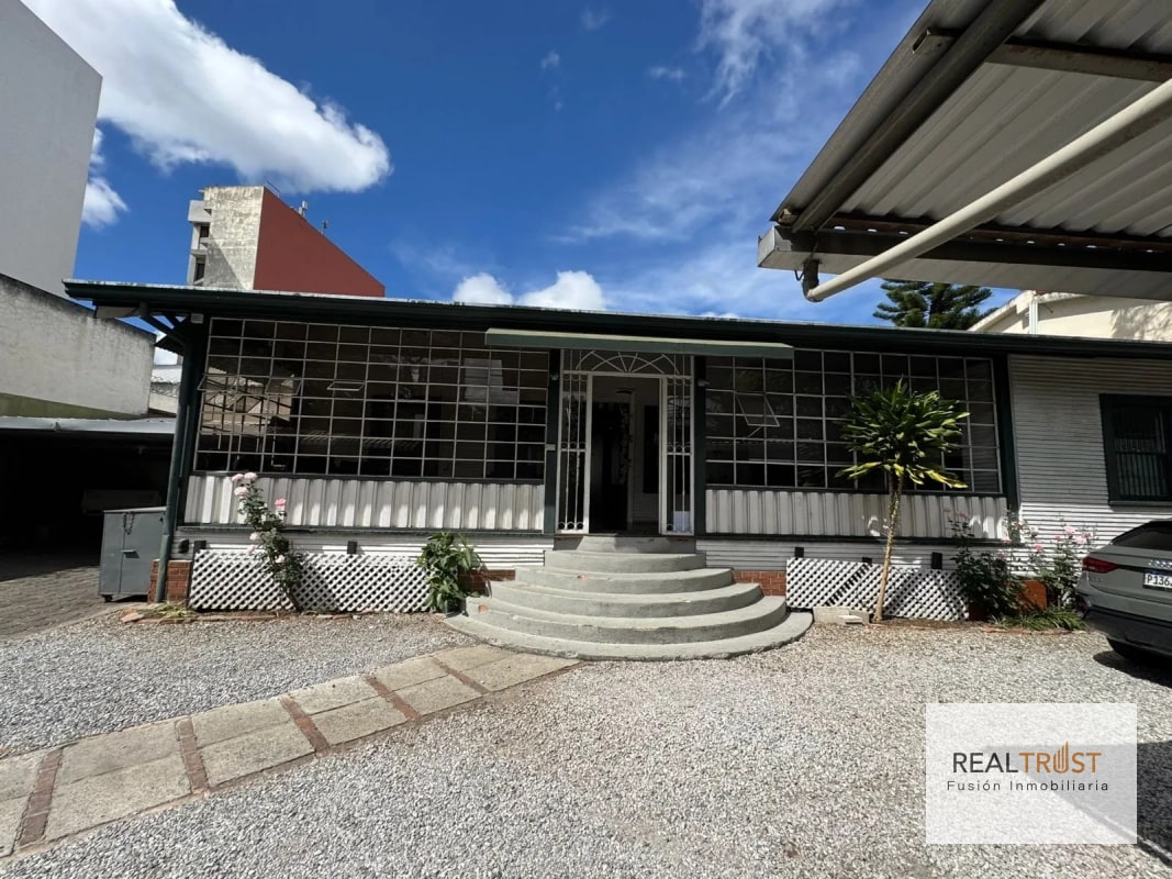 Casa para oficinas en zona 13 a pocos pasos de las Américas - 12