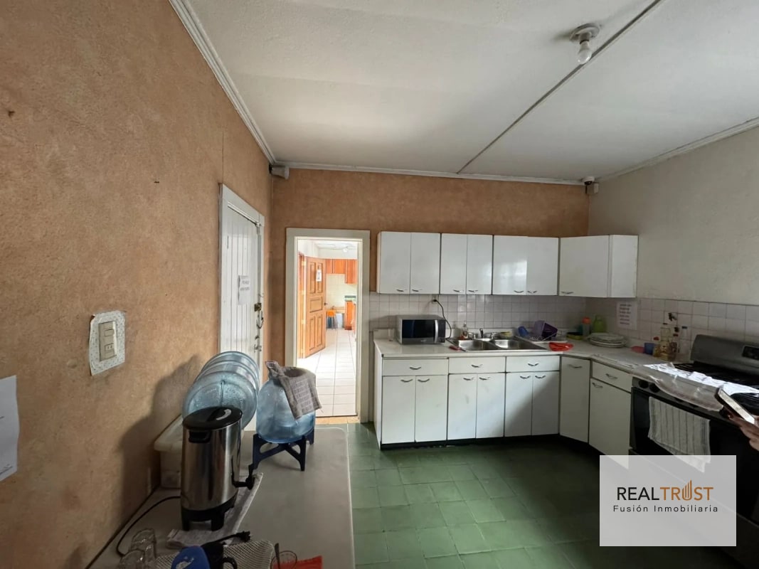 Casa para oficinas en zona 13 a pocos pasos de las Américas - 10