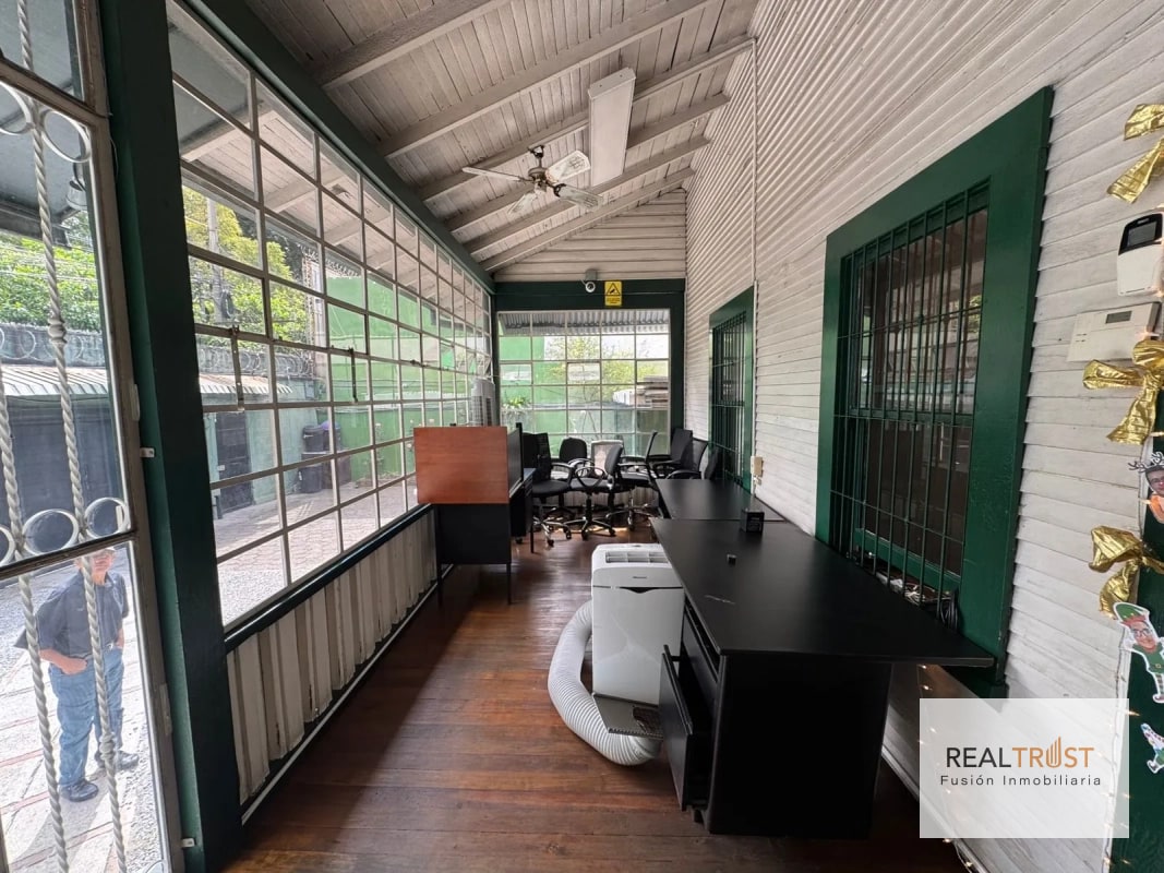Casa para oficinas en zona 13 a pocos pasos de las Américas - 4