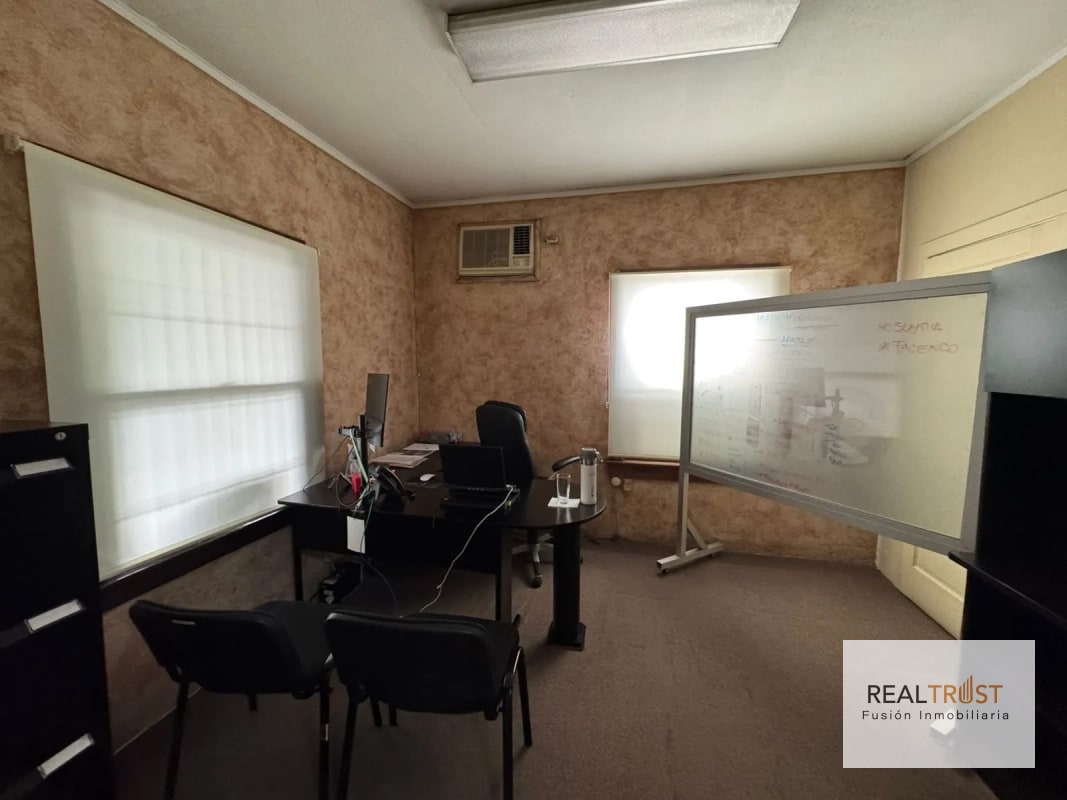 Casa para oficinas en zona 13 a pocos pasos de las Américas - 2