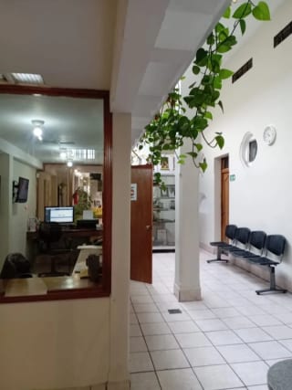 Edificio en RENTA  Parte Frontal  - Zona 1 — Edificio en Alquiler en Zona 1, Guatemala, Ciudad — miniatura 1 de 12