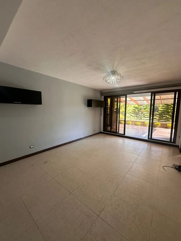 casa en venta santuria muxbal — Casa en Venta en Santuaria Muxbal, Muxbal, Guatemala, Ciudad — foto 8 de 16