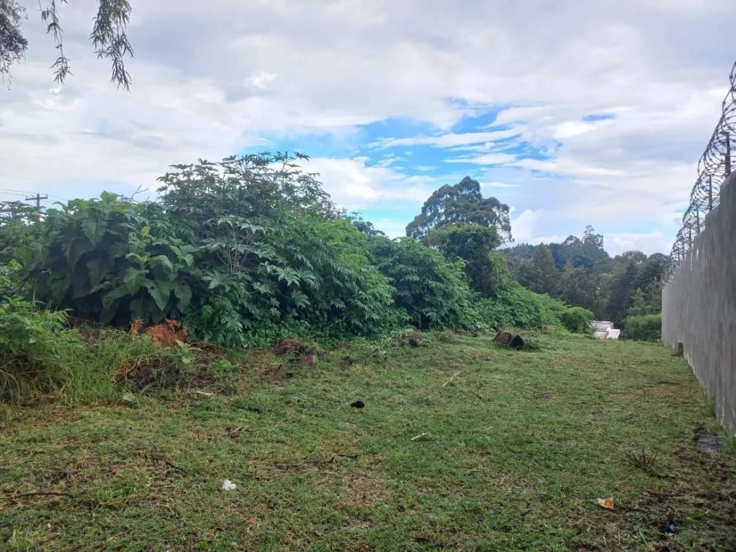 Vendo Terreno dentro de Condominio Sausalito en Carretera a El Salvador entrada a Fraijanes. — Terreno en Venta en Sausalito, Carretera a El Salvador, Guatemala, Ciudad — foto 2 de 4