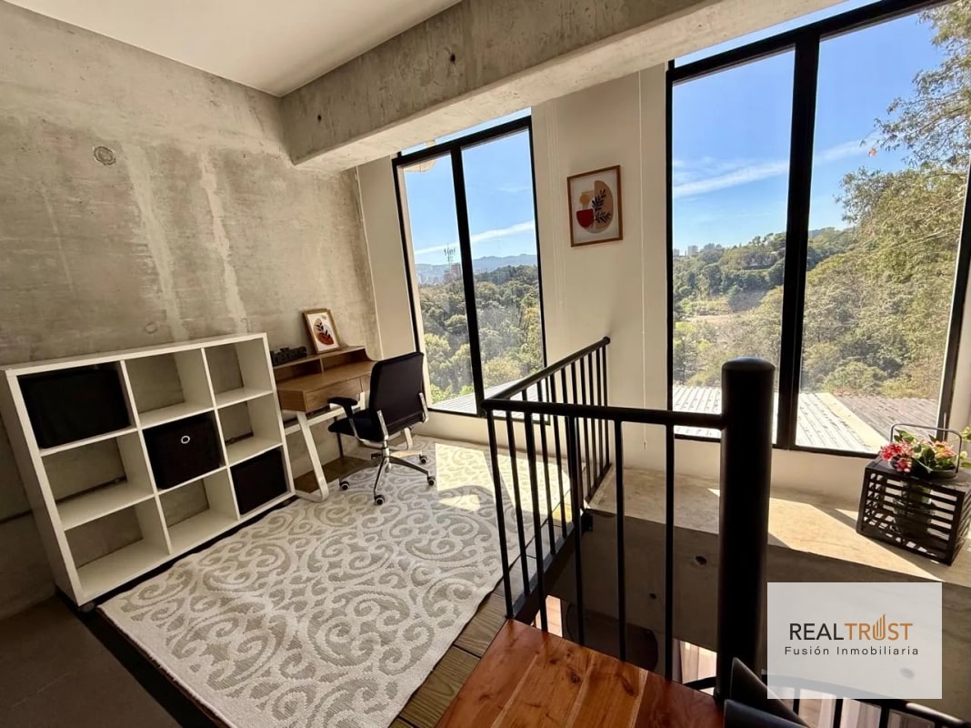 Rento apartamento tipo loft de una habitación en zona 10 - 11