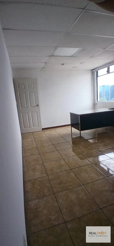 Se alquila Clínica Médica en Edificio las Américas zona 14 - 7