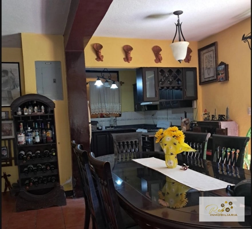 🏡 VENDO CASA EN CIUDAD SAN CRISTÓBAL 📍 Ubicada sobre el boulevard principal, dentro de condominio - 13