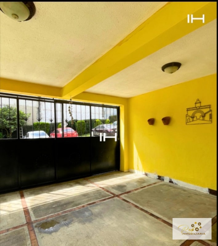 🏡 VENDO CASA EN CIUDAD SAN CRISTÓBAL 📍 Ubicada sobre el boulevard principal, dentro de condominio - 5
