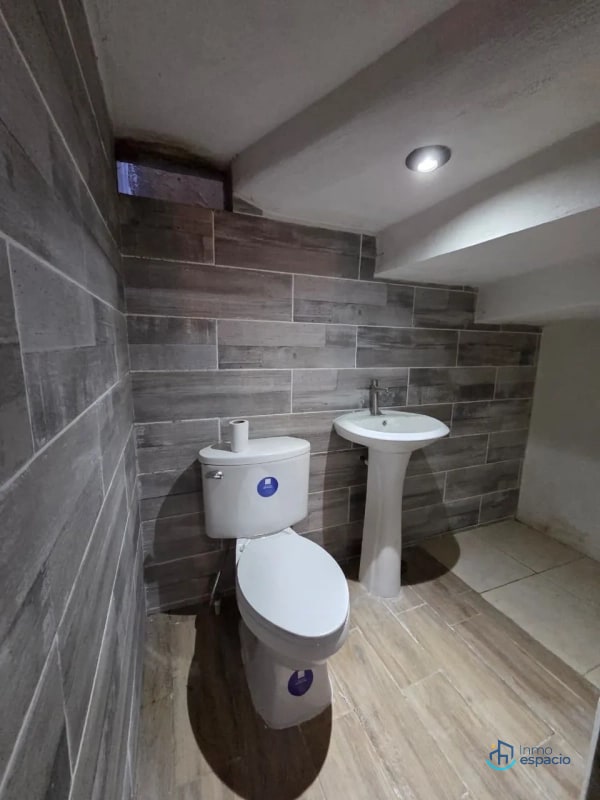 CASA EN VENTA, ZONA 8 DE MIXCO-SAN CRISTÓBAL 2, - 5