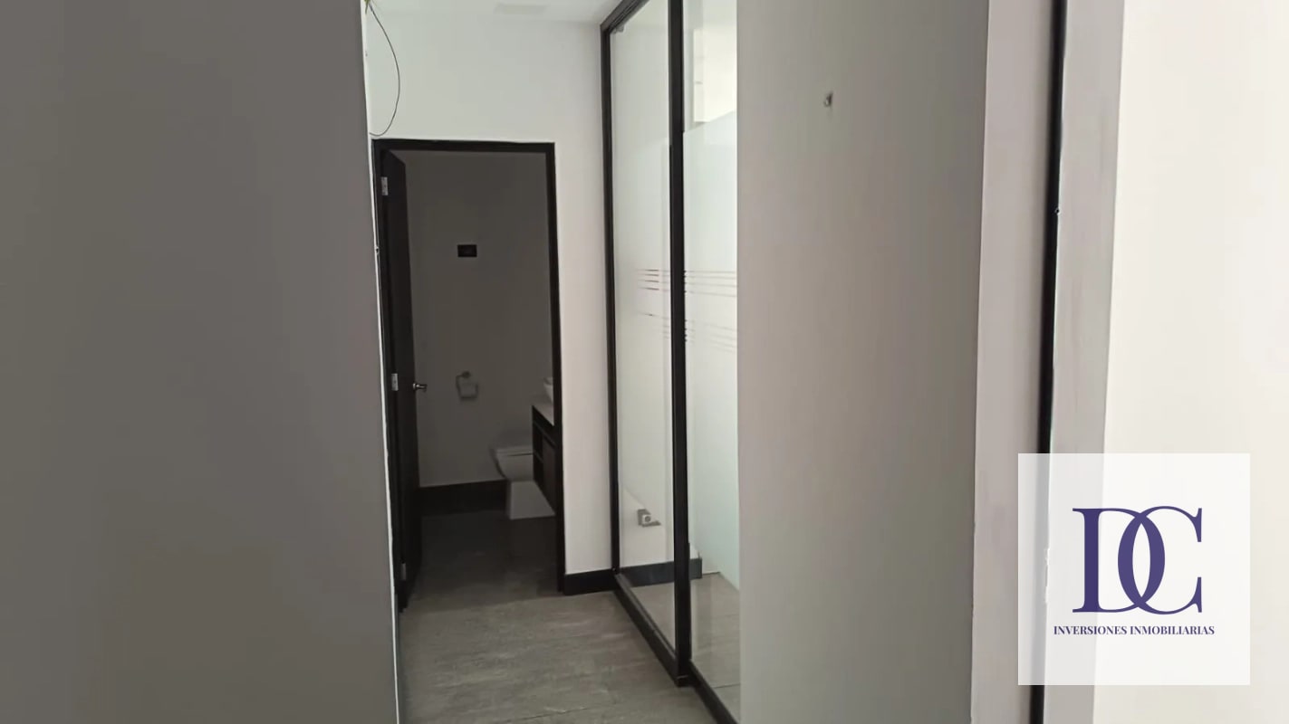 CLÍNICA MÉDICA EN RENTA – EDIFICIO RENOVATI | ZONA 10 - 6