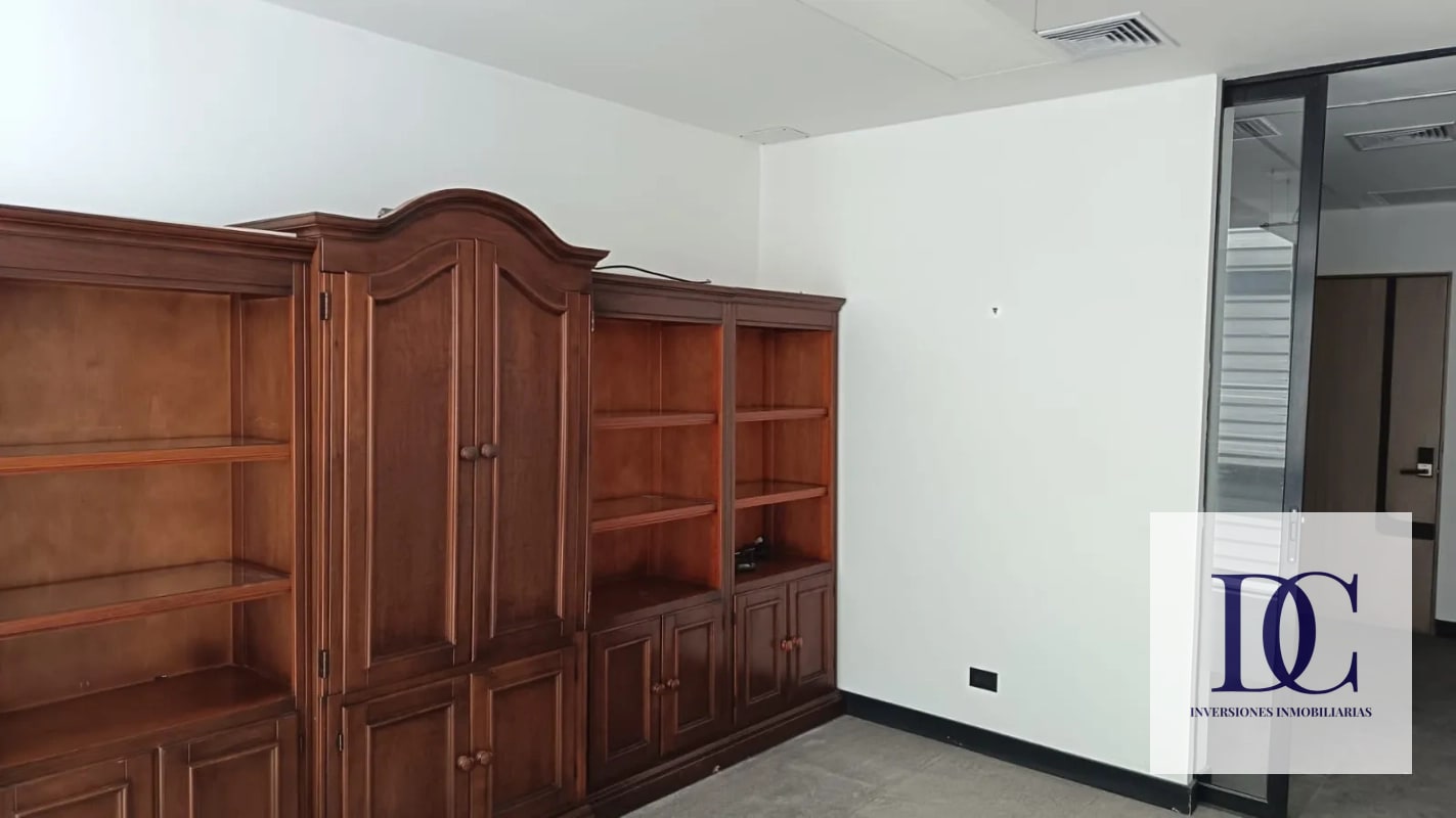 CLÍNICA MÉDICA EN RENTA – EDIFICIO RENOVATI | ZONA 10 - 2
