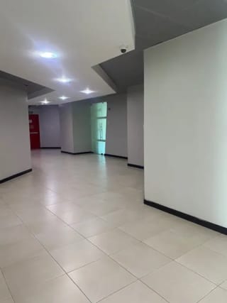 OFICINA EN RENTA ZONA PRADERA ZONA 10 TORRE 4 — Oficina en Alquiler en Zona Pradera, Zona 10, Guatemala, Ciudad — miniatura 3 de 14
