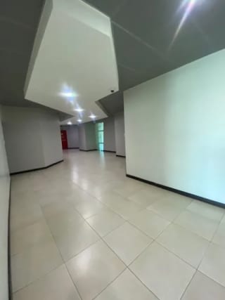 OFICINA EN RENTA ZONA PRADERA ZONA 10 TORRE 4 — Oficina en Alquiler en Zona Pradera, Zona 10, Guatemala, Ciudad — miniatura 2 de 14