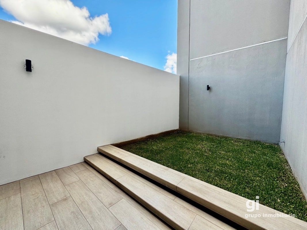 Apartamento de 2 dormitorios + jardín en venta en zona 13 - 10
