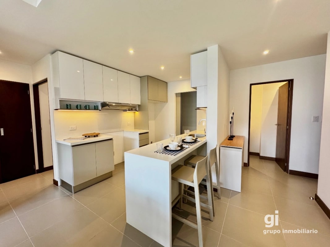 Apartamento de 2 dormitorios en venta en zona 13 - 12