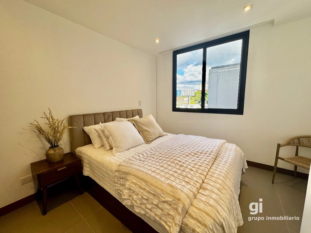 Apartamento de 2 dormitorios en venta en zona 13 - 9