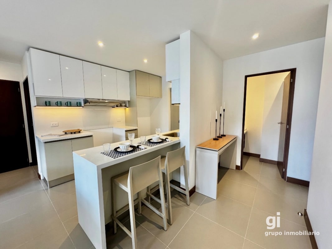 Apartamento de 2 dormitorios en venta en zona 13 - 8