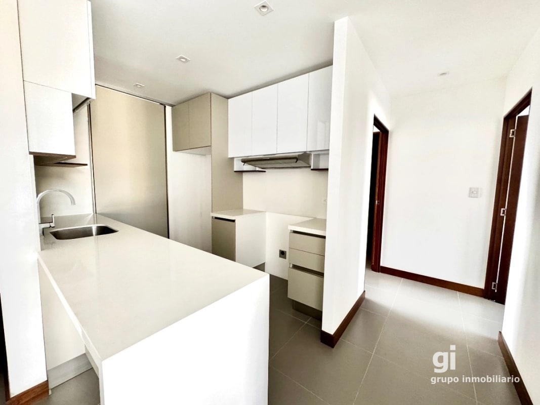 Apartamento de 2 dormitorios en venta en zona 13 - 7