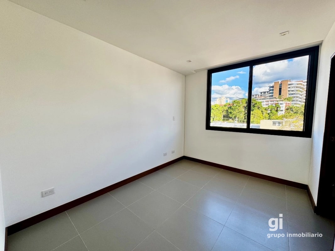 Apartamento de 2 dormitorios en venta en zona 13 - 10