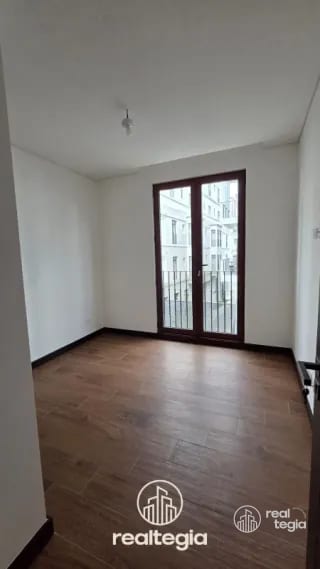 APARTAMENTO EN LIRIOS  DE CAYALÁ — Apartamento en Venta en Zona 16, Guatemala, Ciudad — miniatura 1 de 9