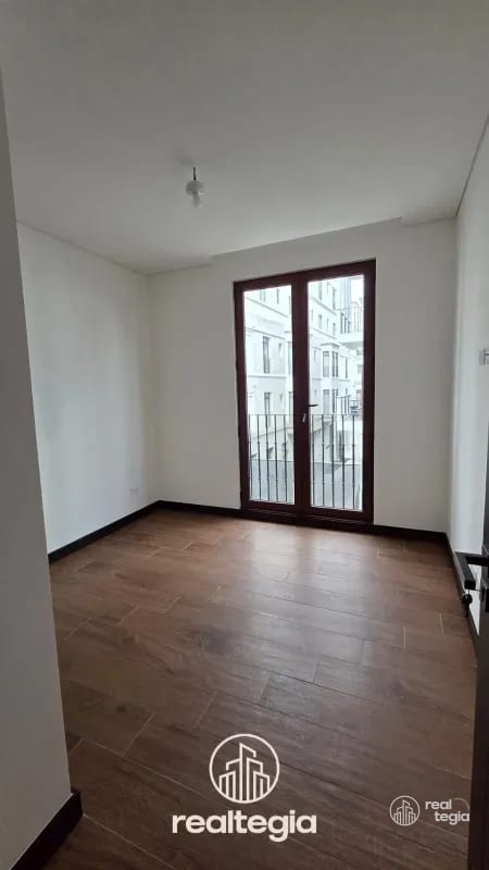 APARTAMENTO EN LIRIOS  DE CAYALÁ — Apartamento en Venta en Zona 16, Guatemala, Ciudad — foto 5 de 9