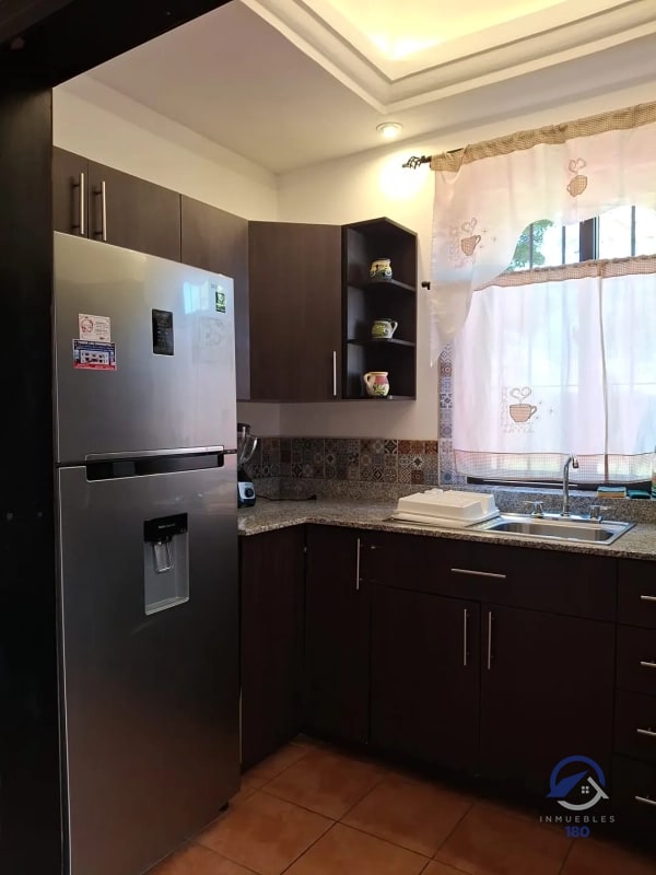 Casa en venta en Barrio Las Campanas, San Pedro Las Huertas, Sacatepéquez - 13