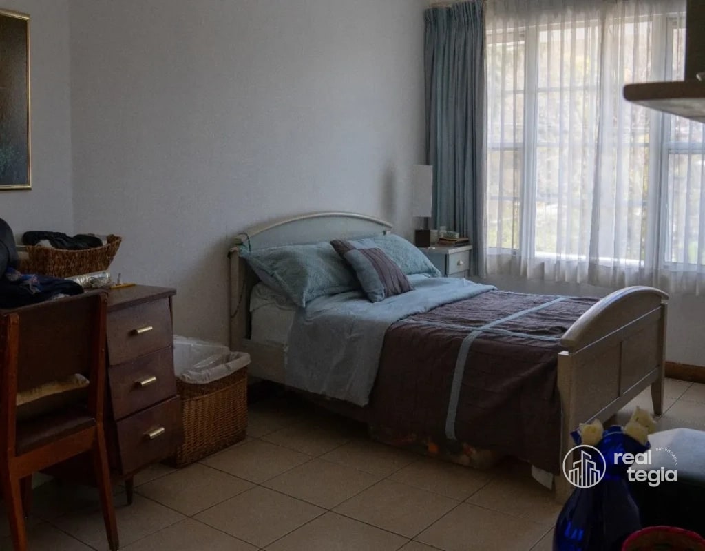 CASA EN VENTA ZONA 15 - 2