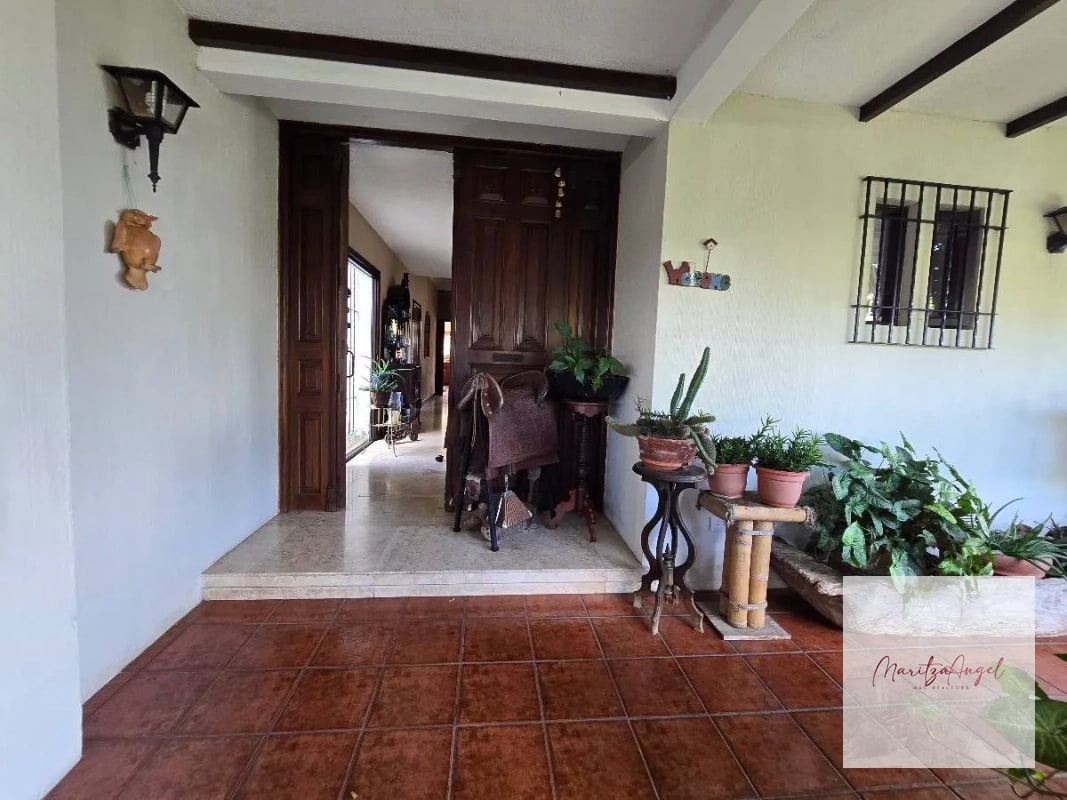 CASA EN VENTA EN ZONA 16 - 13