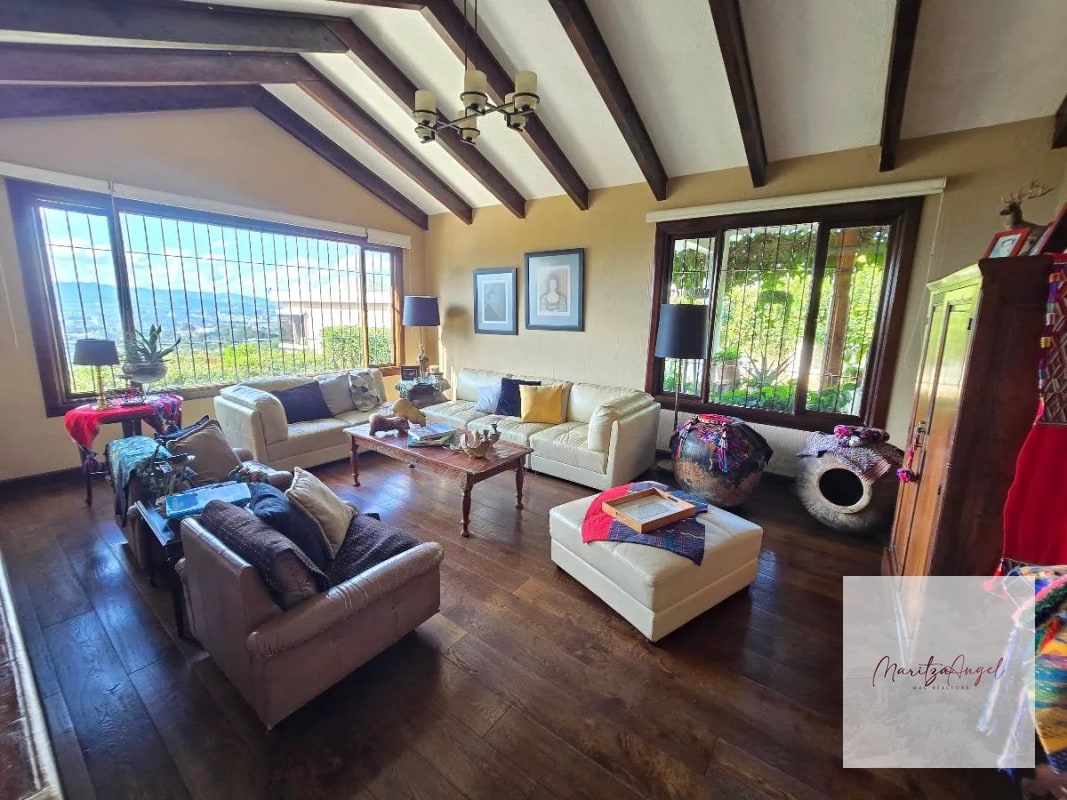 CASA EN VENTA EN ZONA 16 - 10