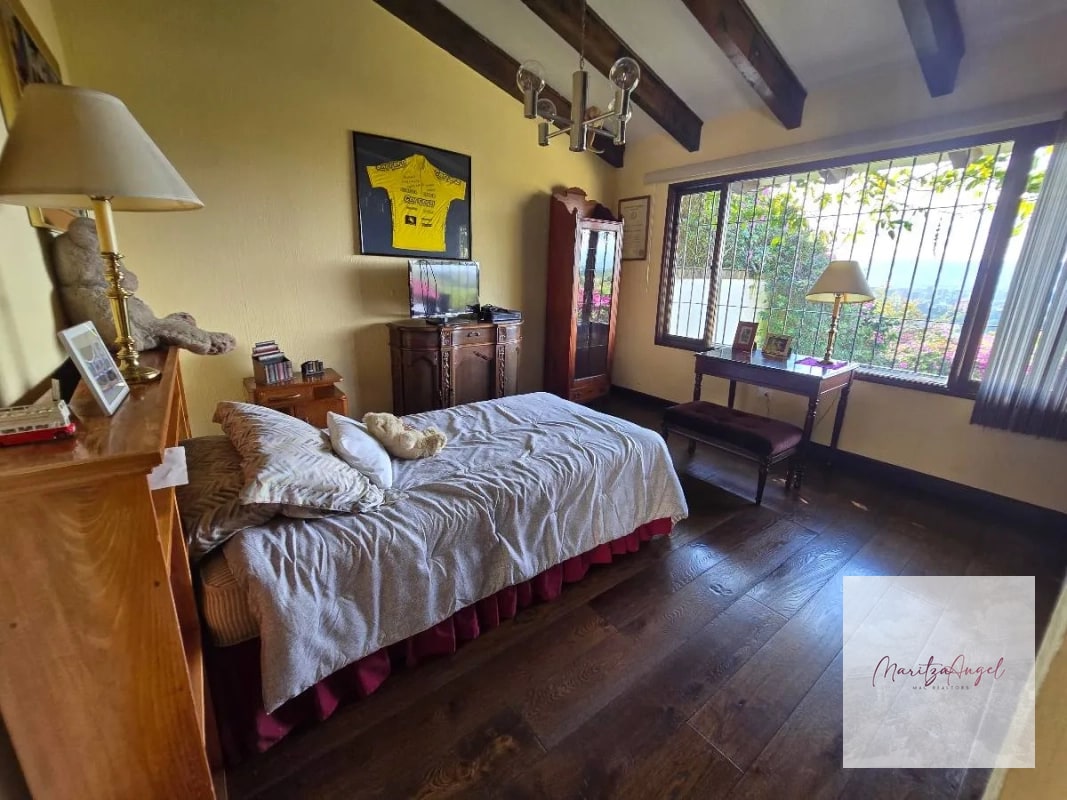 CASA EN VENTA EN ZONA 16 - 5