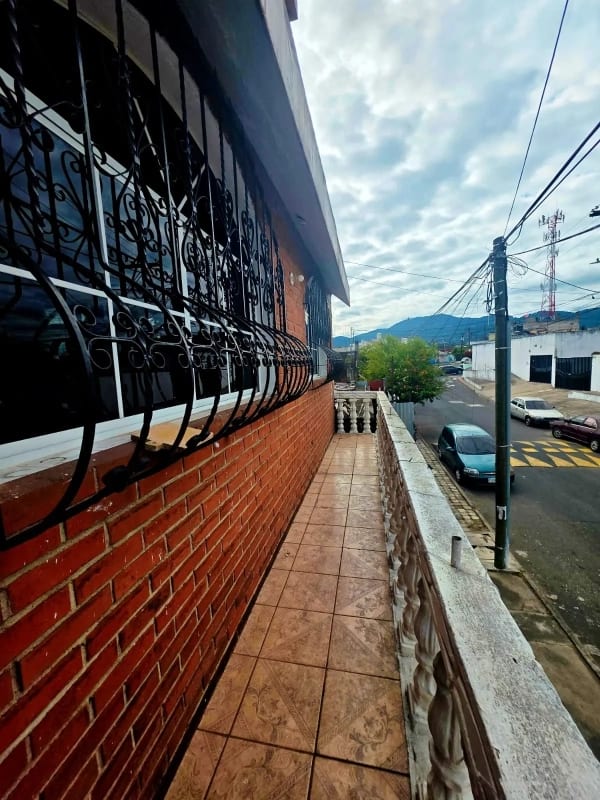 Casa en VENTA COLONIA EL TESORO zona 2 de Mixco — Casa en Venta en Zona 2 Mixco, Guatemala, Ciudad — foto 3 de 9