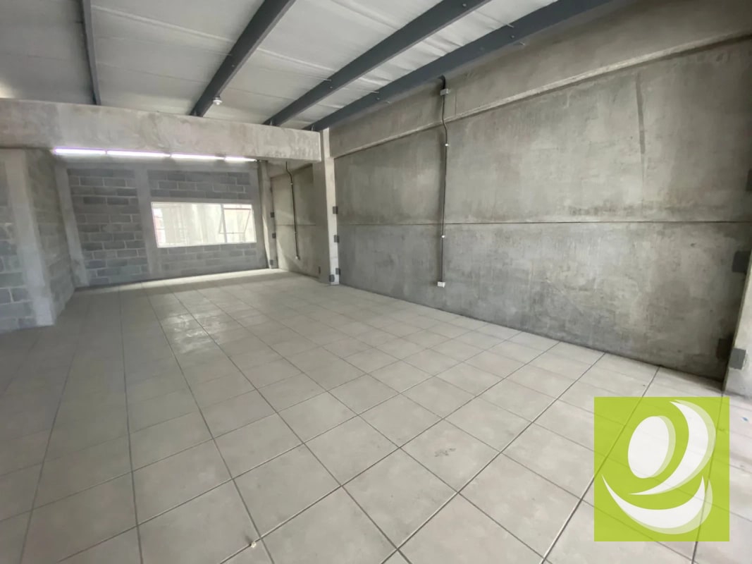 Ofibodega en Renta Zona 4 Mixco - 1