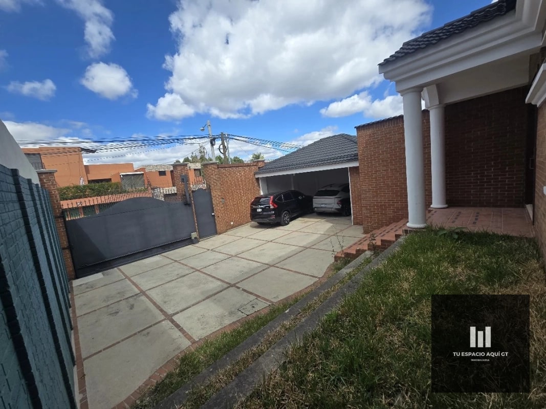 Oportunidad en Vista Hermosa 3, Hermosa Casa con amplio Jardín - 11