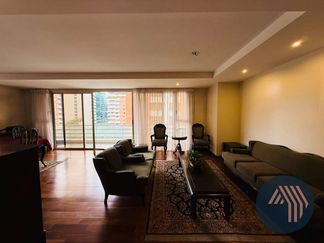 ALQUILER DE AMPLIO Y CÉNTRICO APARTAMENTO - ARIA, ZONA 10 - 15