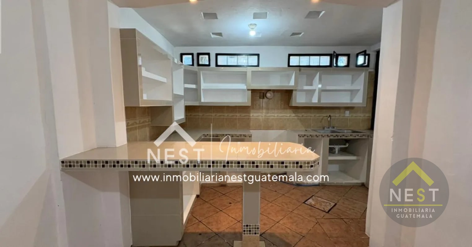 Casa amplia en venta | Residenciales LOS OLIVOS - Zona 18 - 16