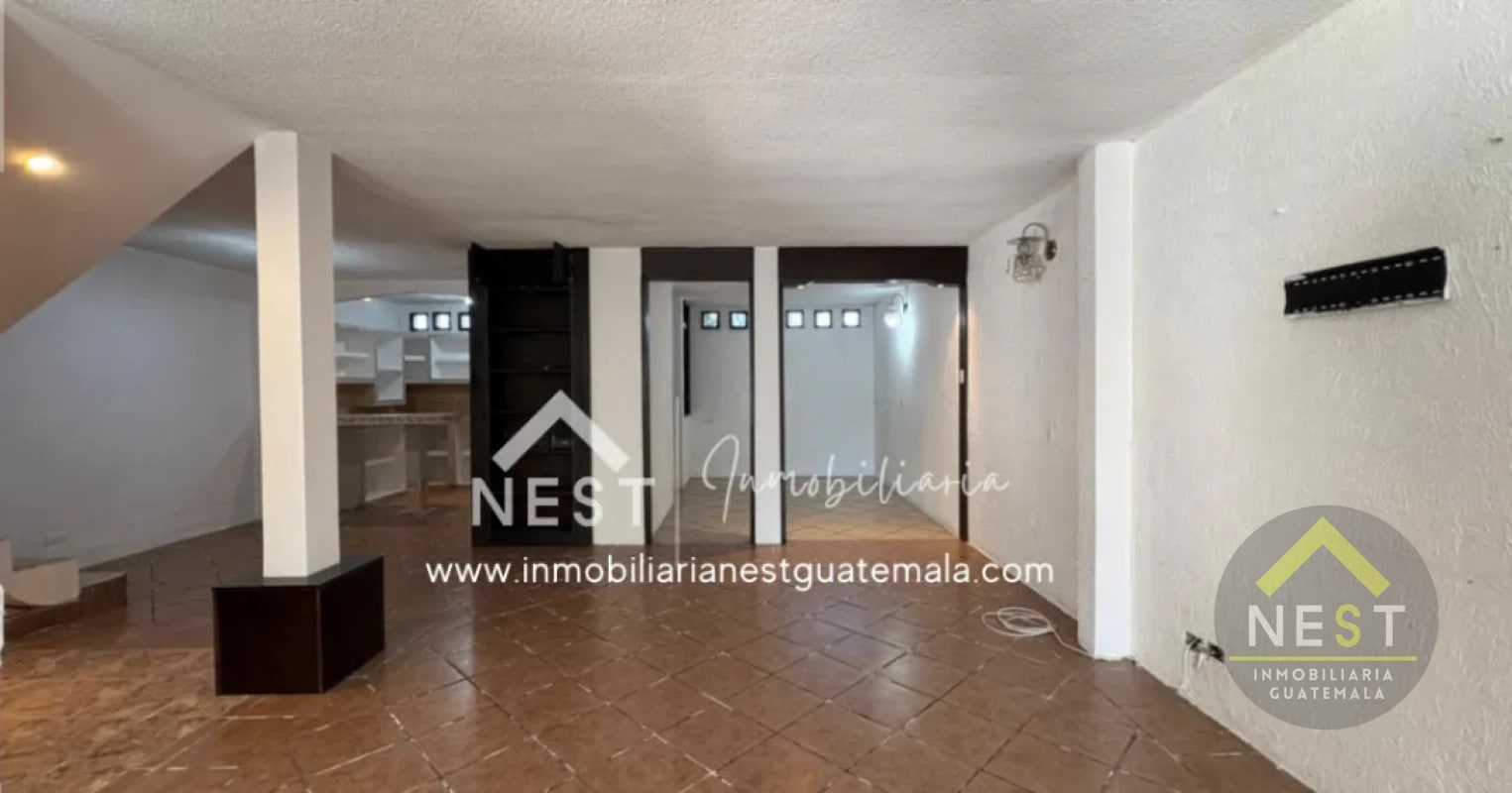 Casa amplia en venta | Residenciales LOS OLIVOS - Zona 18 - 14