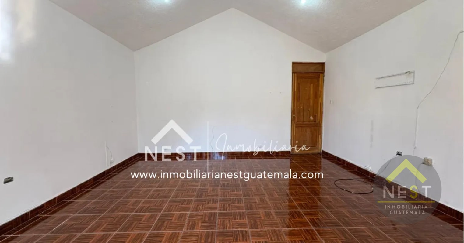 Casa amplia en venta | Residenciales LOS OLIVOS - Zona 18 - 8