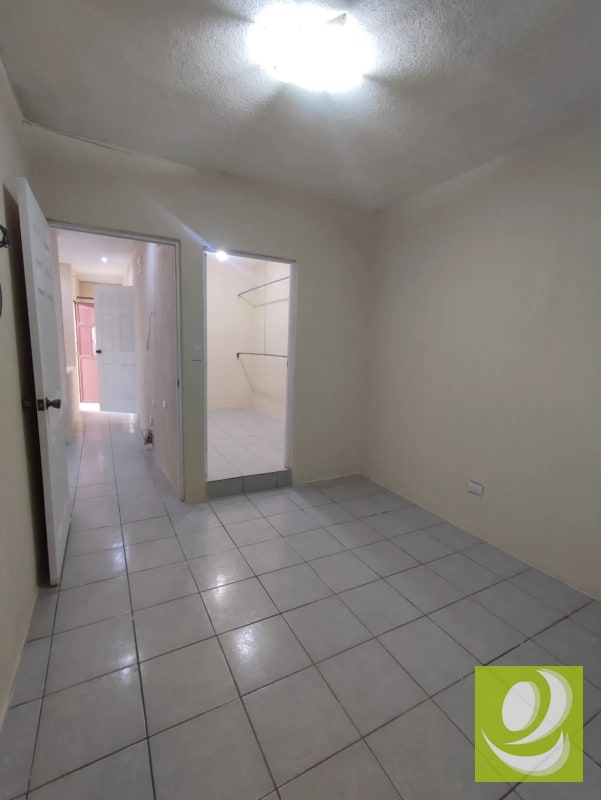 CASA EN VENTA EN ZONA 18 KM 6 CARRETERA AL ATLANTICO - 1