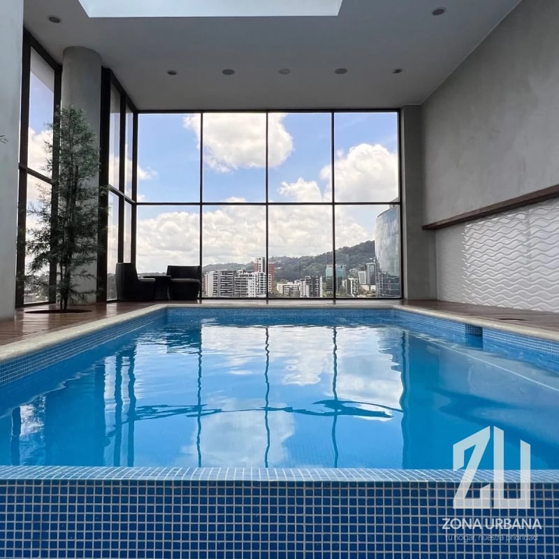 Penthouse de dos niveles con vista panorámica en Edificio Veinti4, Zona 10 - 1