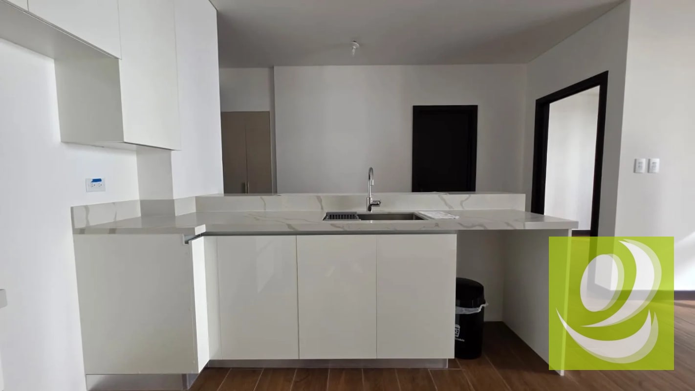Renta  apartamento en Lirios zona 16 - 11