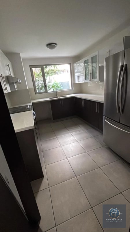 Lindo apartamento en edificio Attica, Zona 14 - 12