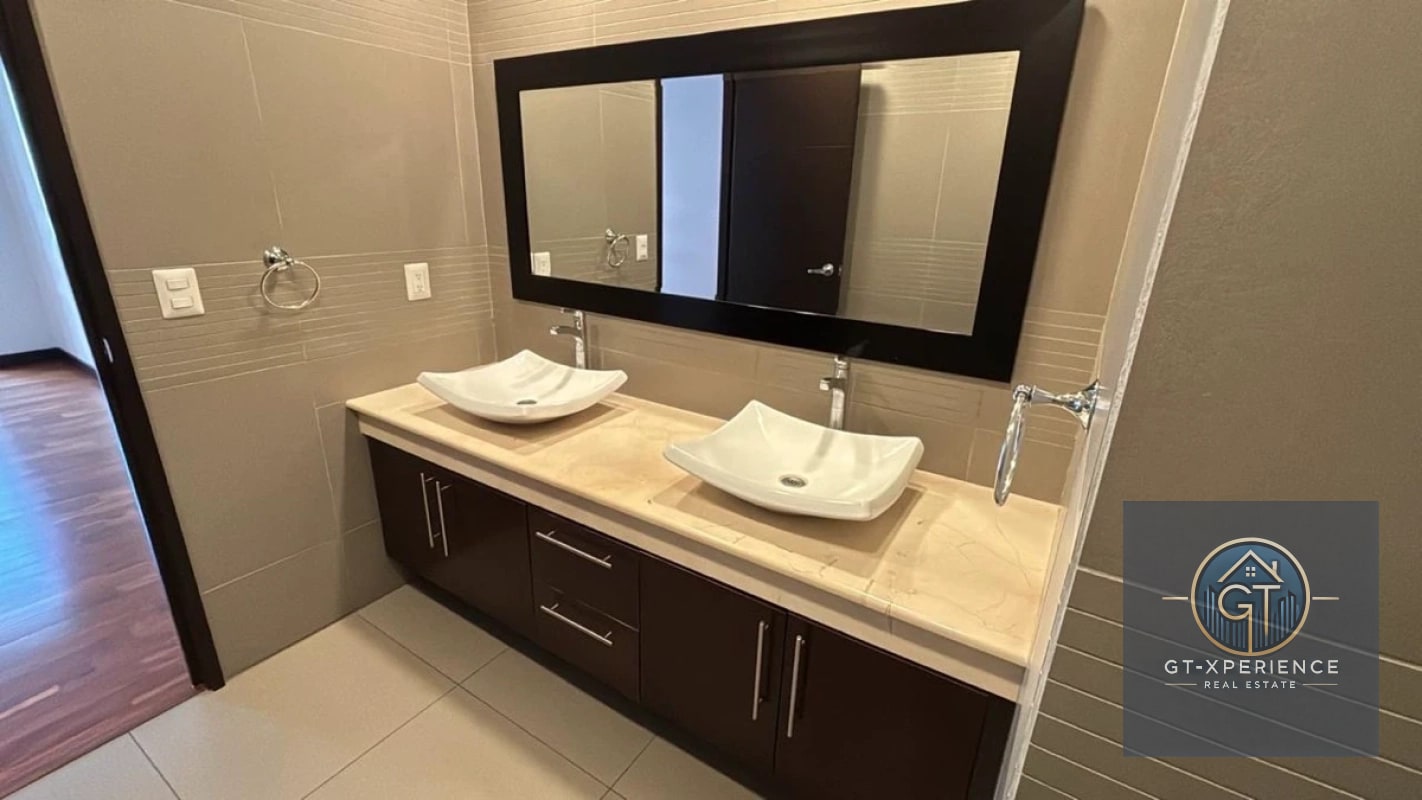 Lindo apartamento en edificio Attica, Zona 14 - 3
