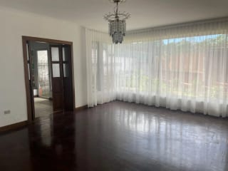 Hermosa y Amplia Casa en Venta Santa Catarina Pinula — Casa en Venta en Santa Catarina Pinula, Guatemala, Ciudad — miniatura 3 de 12